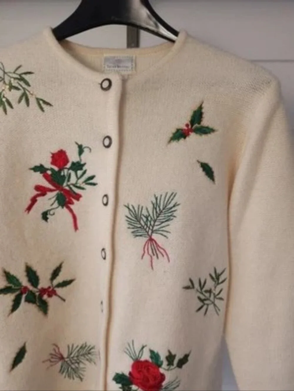 Vintage Susan Bristol 100% Wool Embroidered Holiday Cardigan Roses Holly Cream M